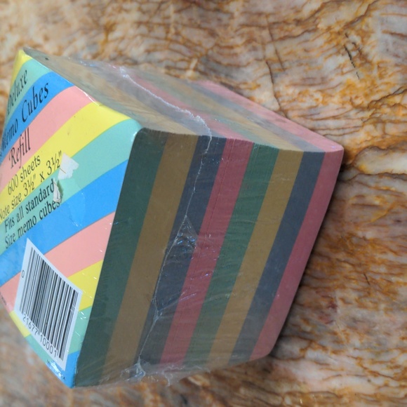Deluxe Memo Cubes Refill - Picture 3 of 3
